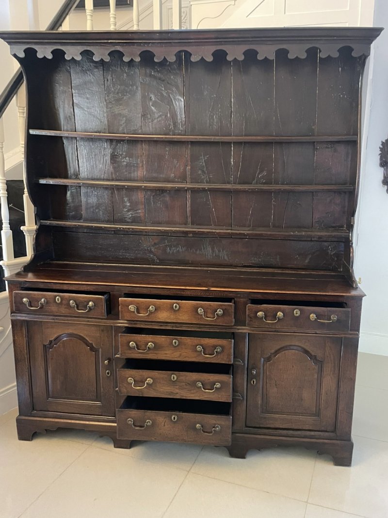 Antique George III Outstanding Quality Oak Welsh Dresser and Original Plate Rack - Image 3